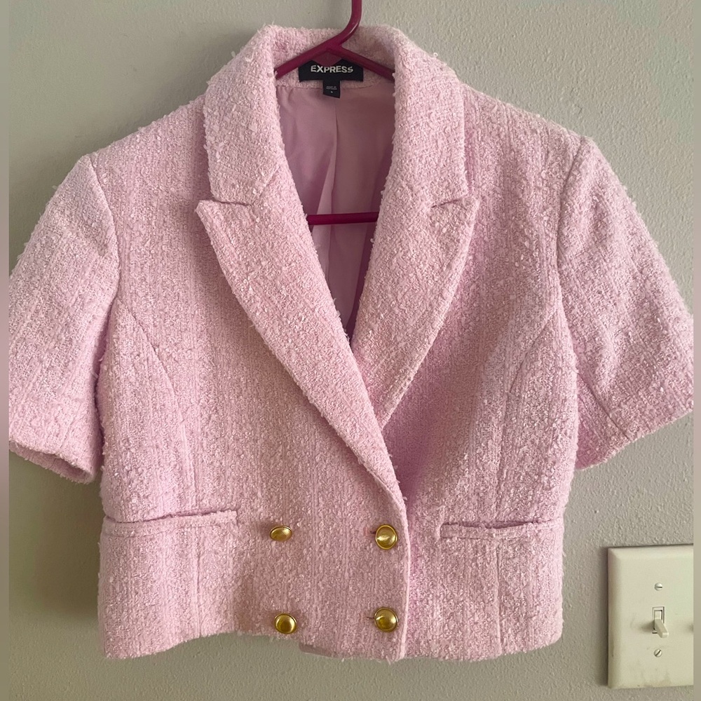 Express cropped short sleeve blazer!